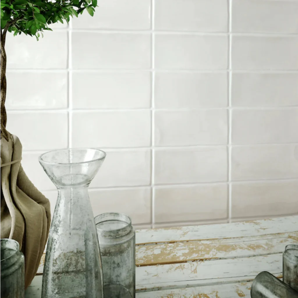 Does the Handcrafted Bone3 x 6 tile have matching trim pieces?