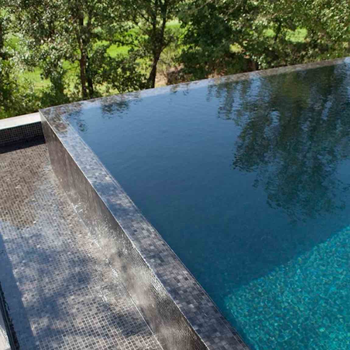 Recycled Glass Tile Fog Black 1x1