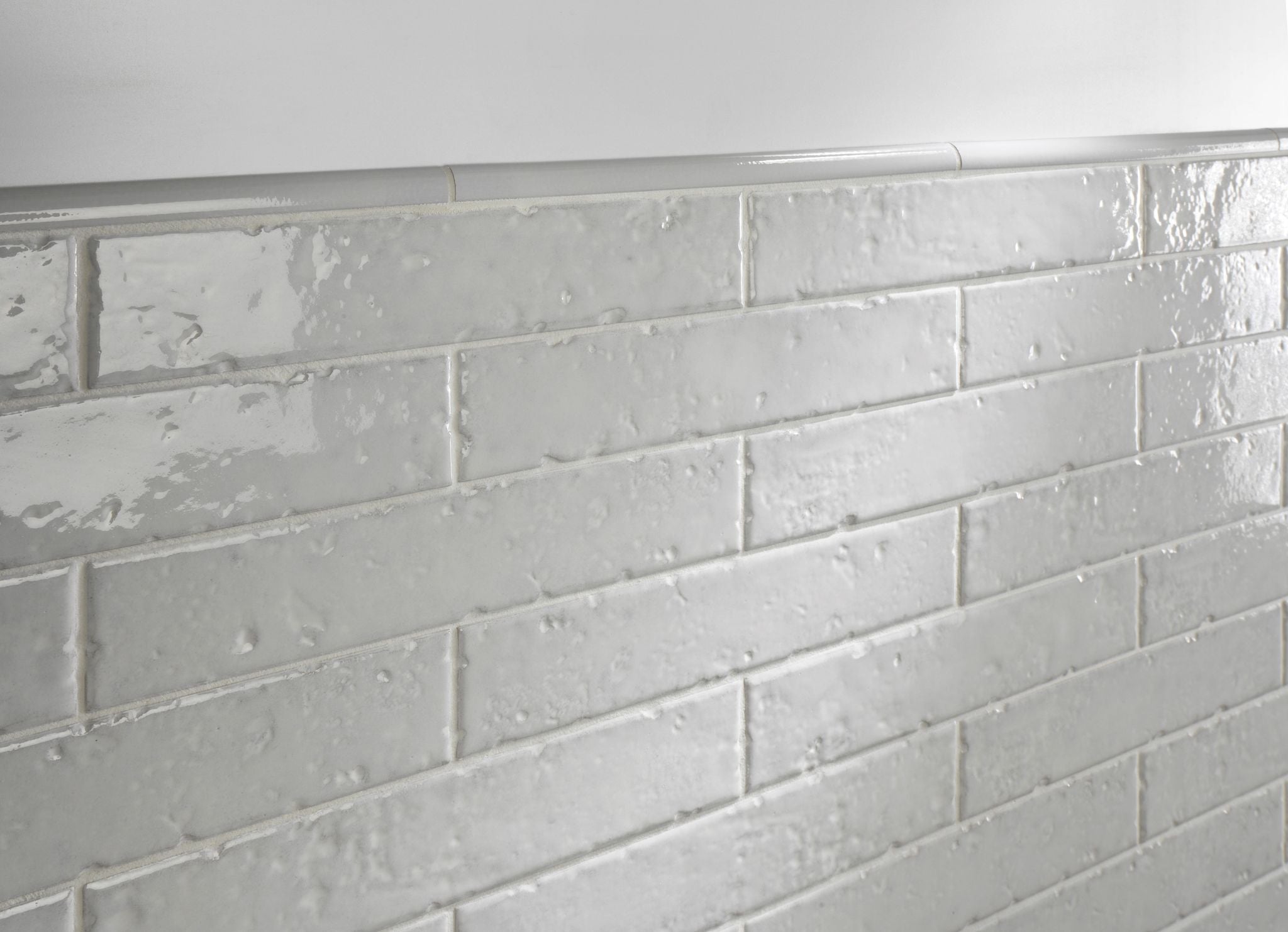 Modern Farmhouse Brick Porcelain Tile Vanille 2x9